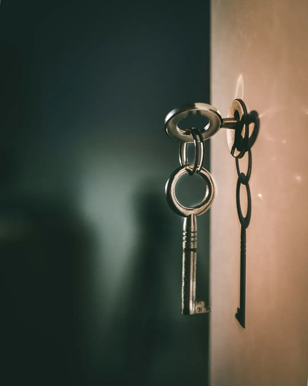 12. Offering a spare key contact for emergencies (Image Credits: Unsplash)