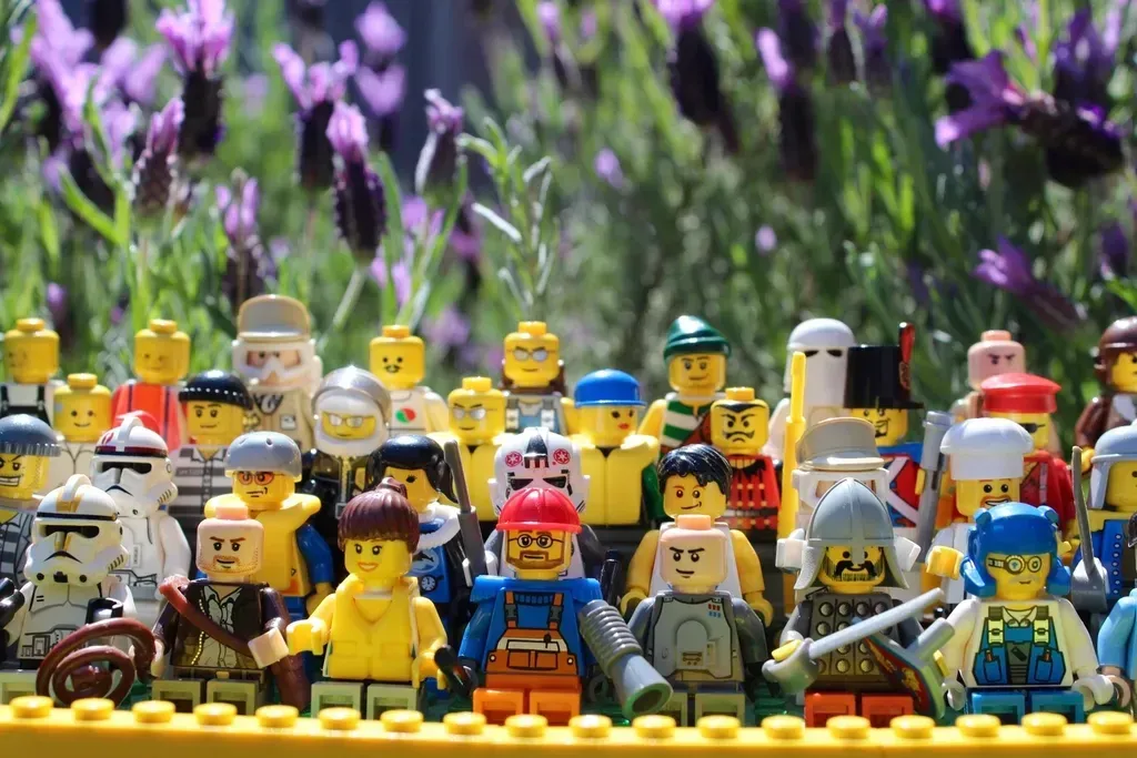 1. Original LEGO Sets and Star Wars LEGO in Particular (Image Credits: Rawpixel)