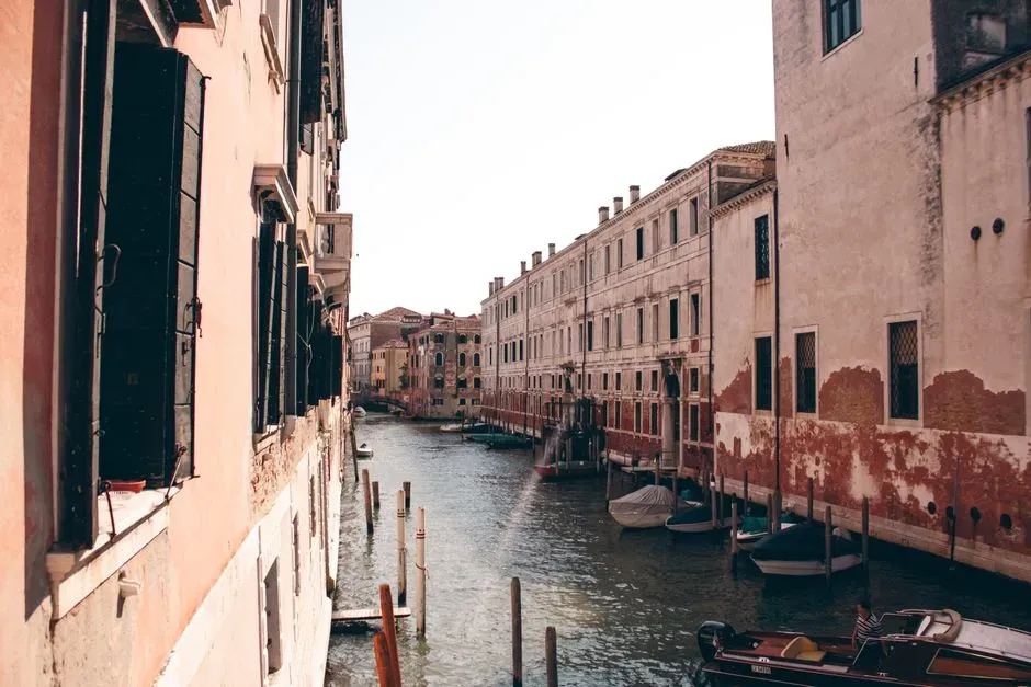 2. Venice, Italy (Image Credits: Pexels)