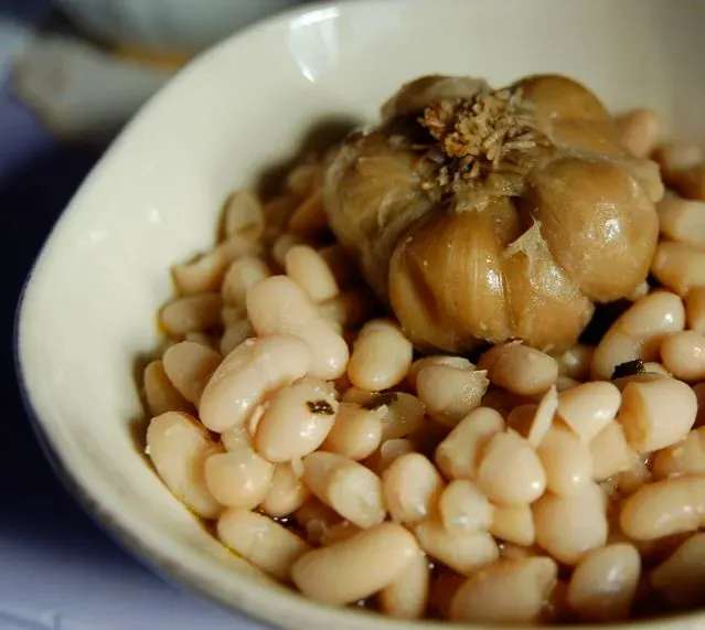 1. Creamy Tuscan white bean skillet (judywitts, Flickr, <a href="https://creativecommons.org/licenses/by/2.0/" target="_blank" rel="noopener">CC BY 2.0</a>)