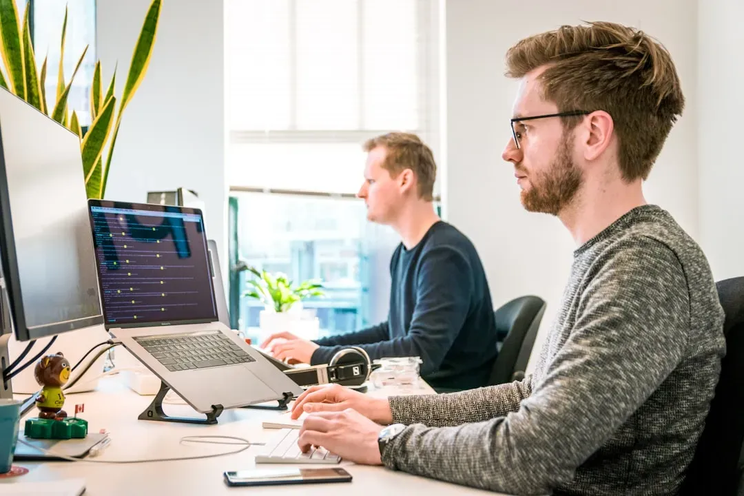 Setting Boundaries at Work Like It's Non-Negotiable (Image Credits: Unsplash)
