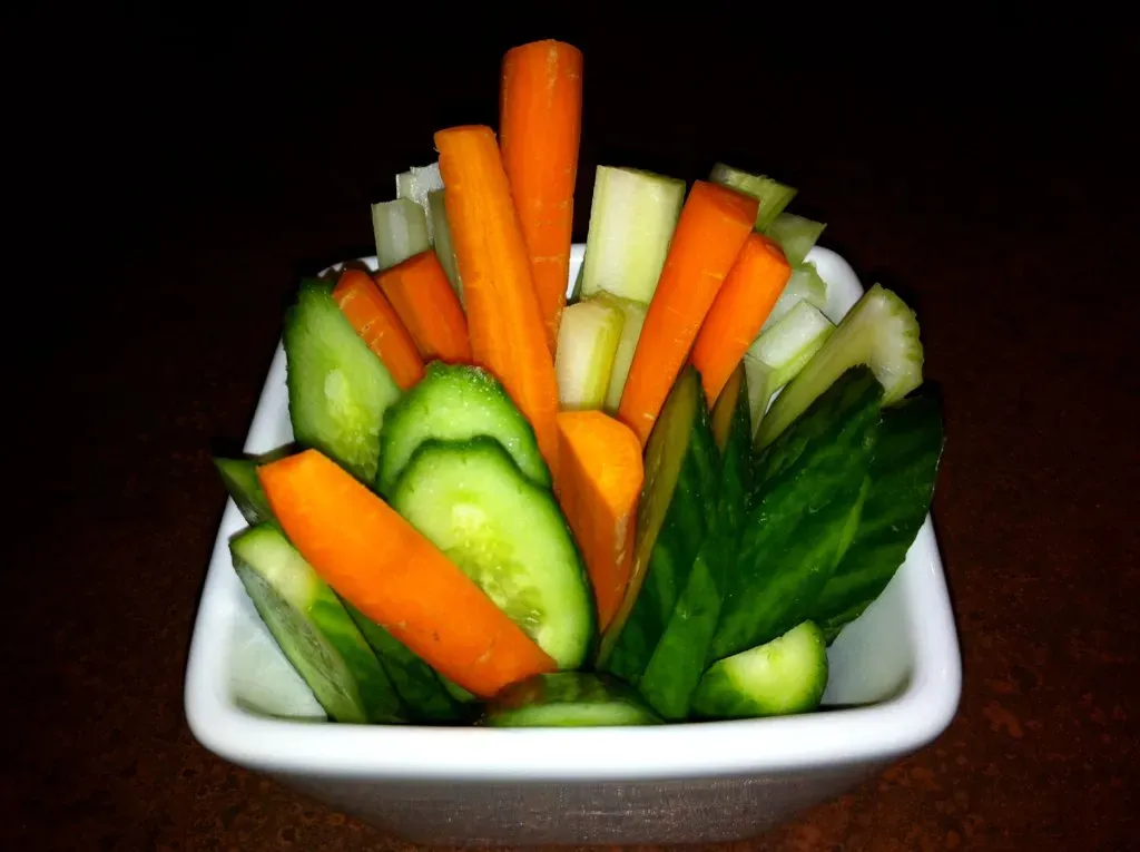 9. Vegetable-Based Snacks Instead of Processed Chips (Sylvia Currie, Flickr, <a href="https://creativecommons.org/licenses/by-sa/2.0/" target="_blank" rel="noopener">CC BY-SA 2.0</a>)