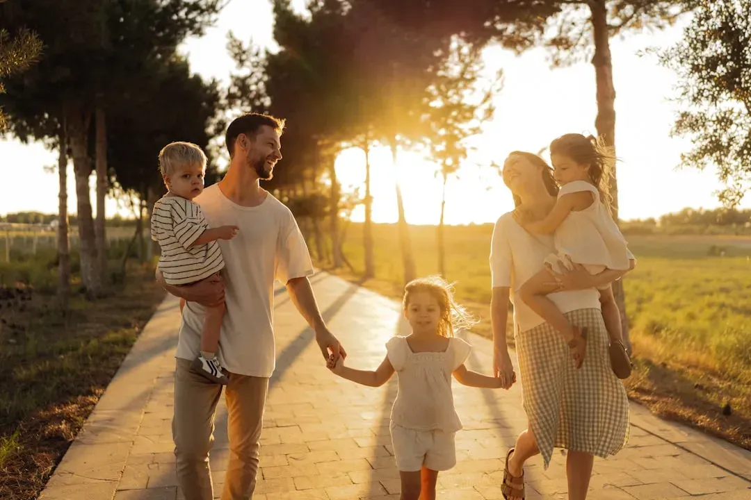 Deciding how to split costs for shared children (Image Credits: Unsplash)