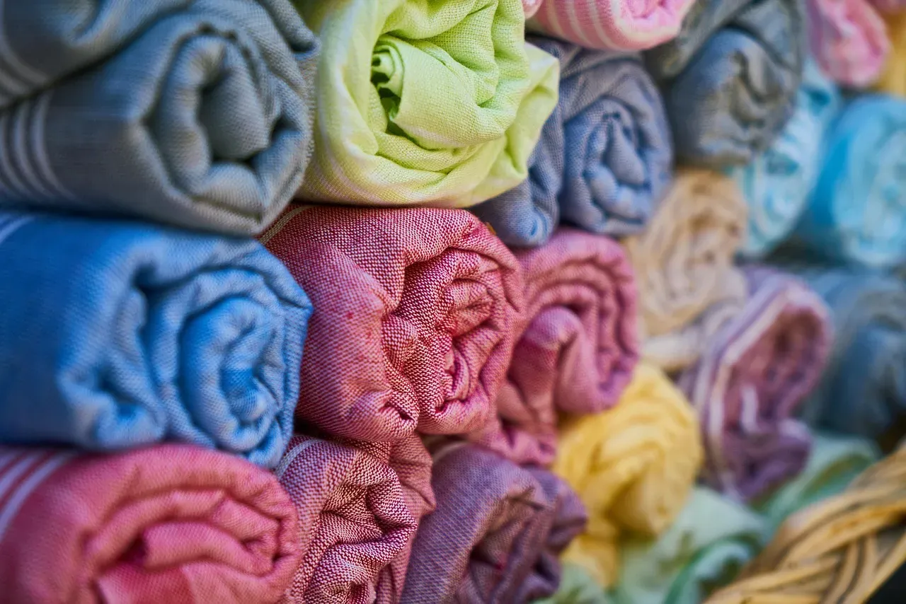 6. Soft Textiles and Tactile Comfort (Image Credits: Pixabay)