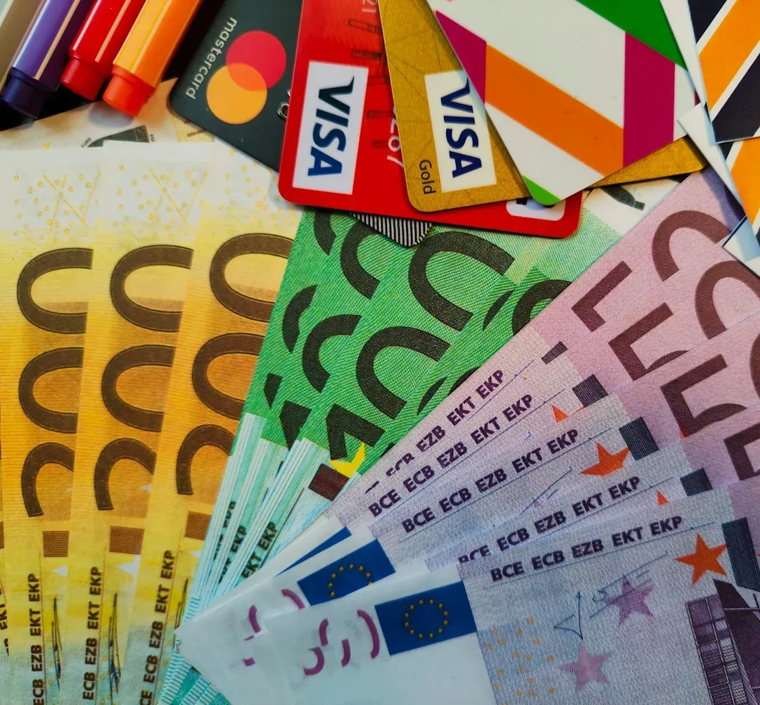 6. Paying No Attention to Cashless Spending (Image Credits: Unsplash)