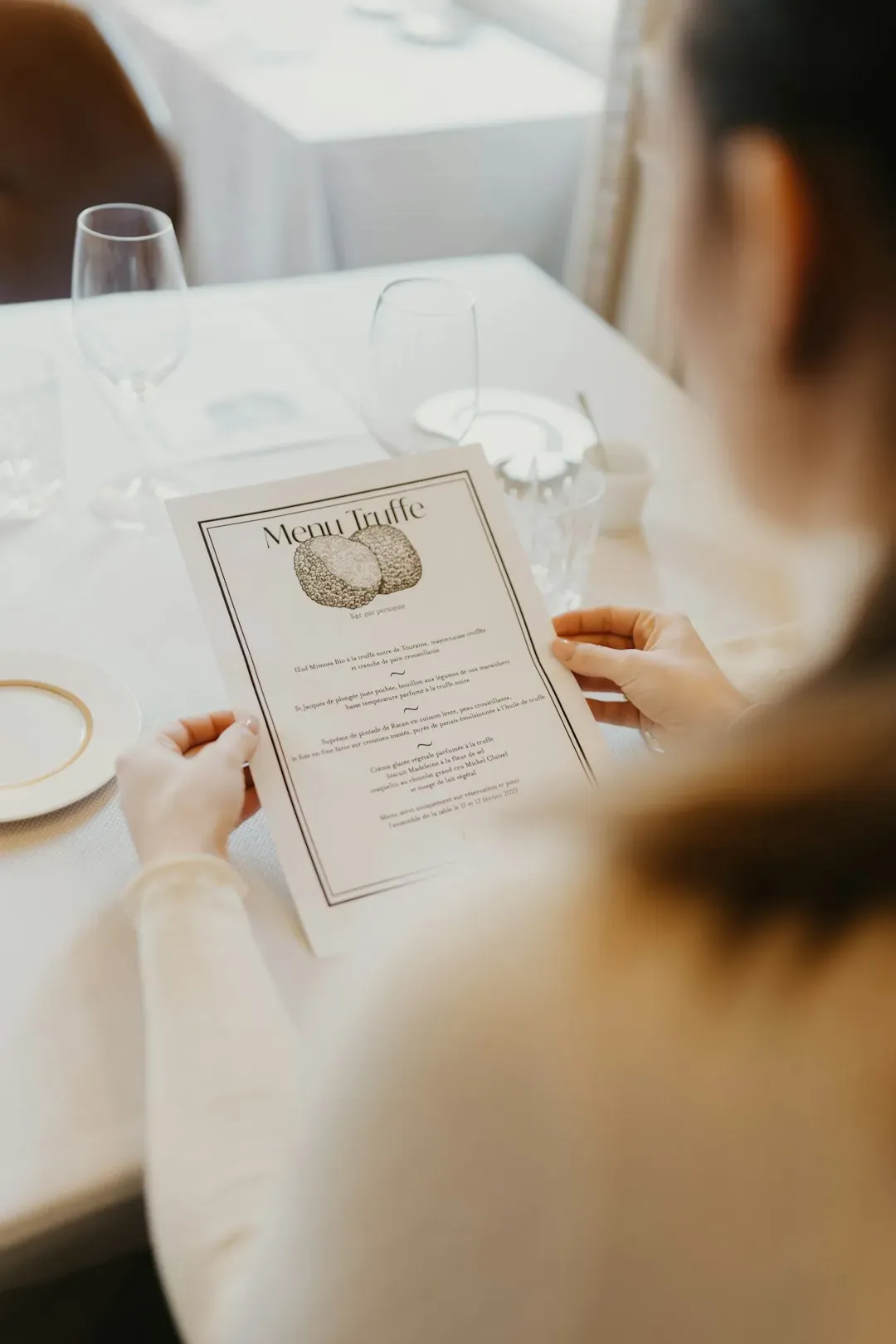 5. Menu Psychology and the No-Dollar-Sign Trick (Image Credits: Unsplash)