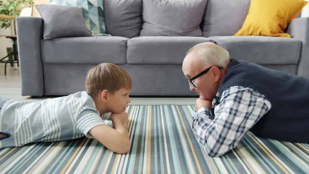 6. Handling Unsolicited Parenting Advice From Grandparents (Image Credits: Unsplash)