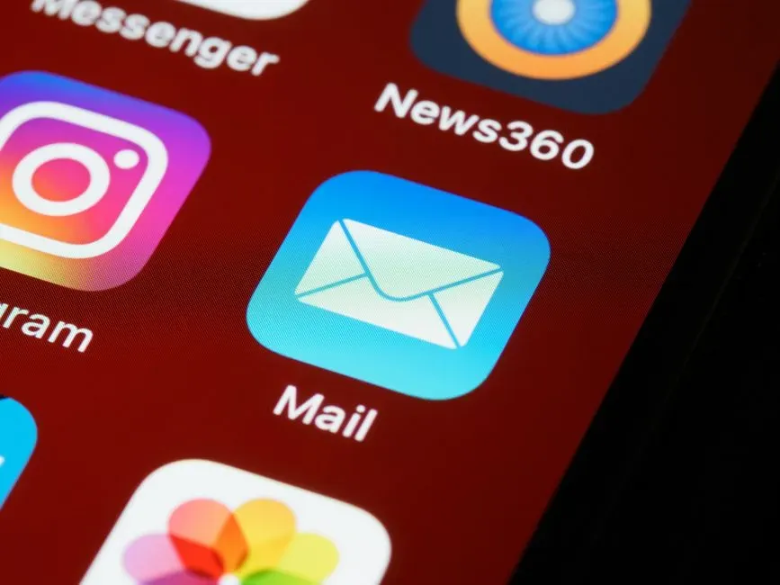 4. Forwarding chain emails and unverified warnings (Image Credits: Pexels)