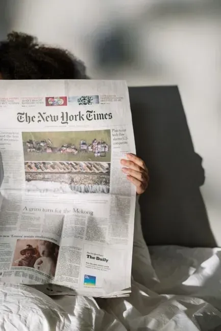 They Avoid Checking News or Social Media Until Grounded (Image Credits: Pexels)