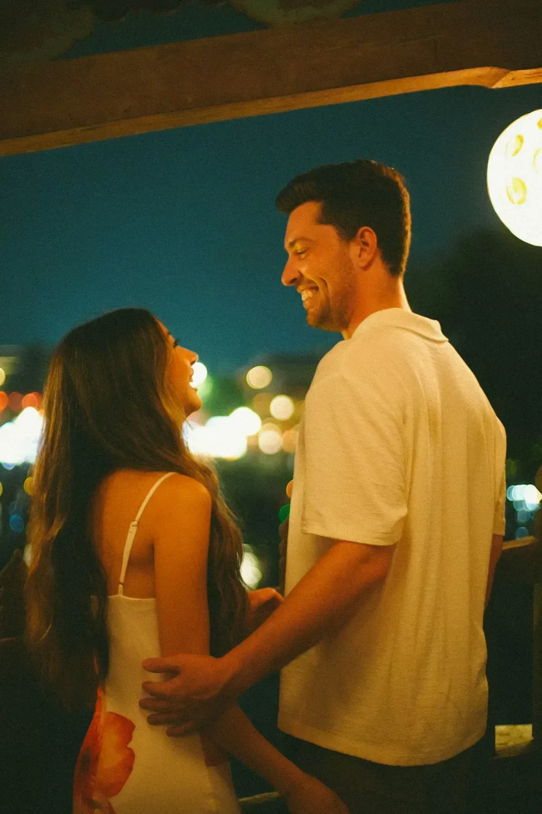 The Situationship Era: Why Labels Feel Like a Trap (Image Credits: Unsplash)