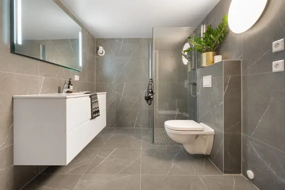 6. Gray-on-Gray Everything (Image Credits: Pexels)