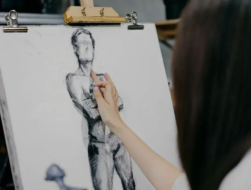 Art classes and life drawing sessions (Image Credits: Pexels)