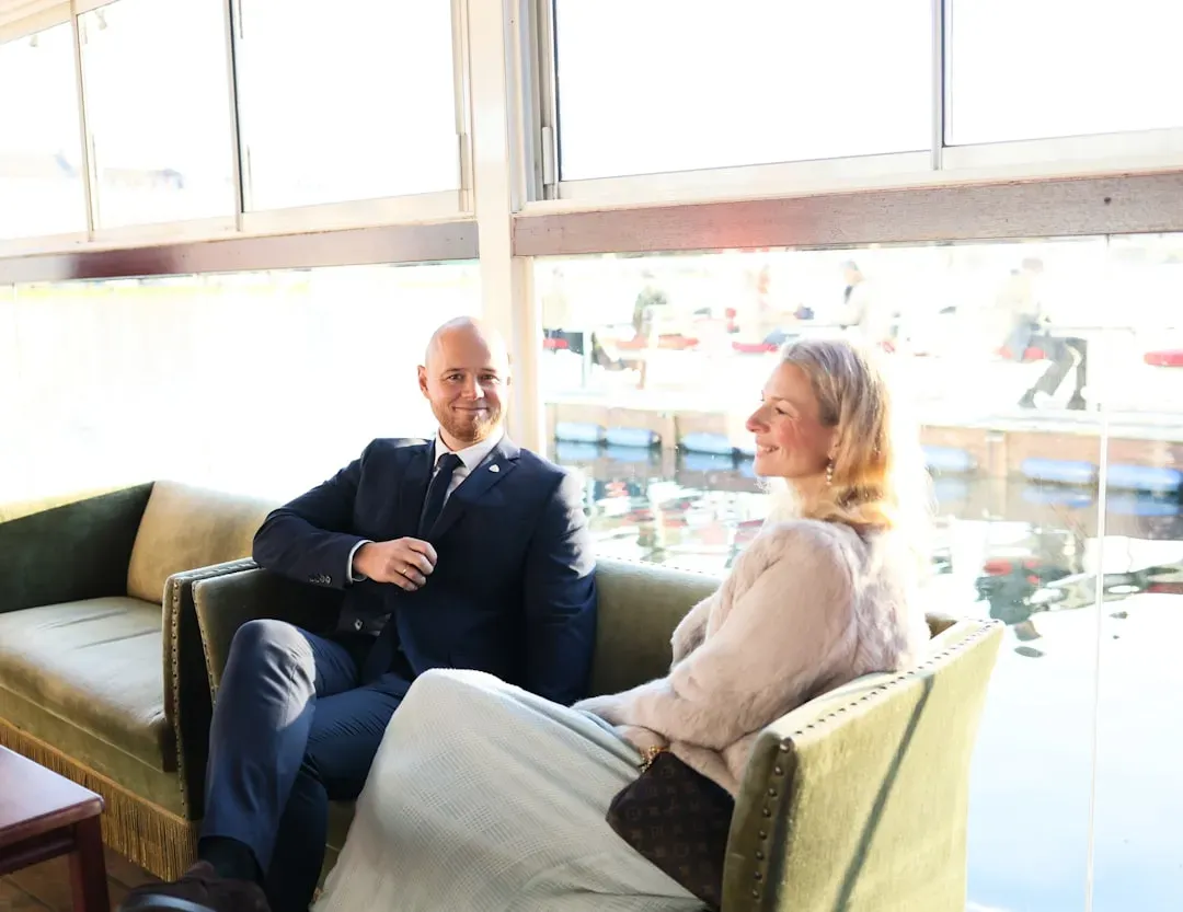 They Deflect Conversations About Money with Genuine Ease (Image Credits: Unsplash)