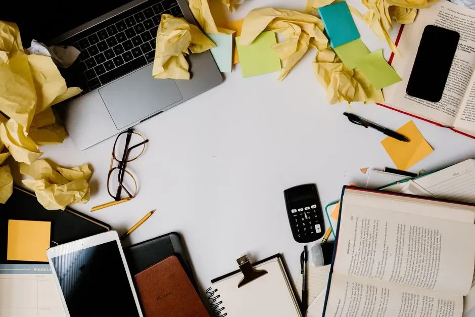 "I know where everything is, it's just not organized" (Image Credits: Pexels)