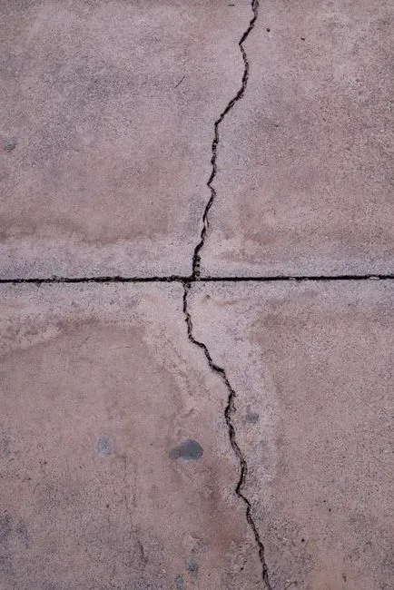 7. Visible small repairs left undone (Image Credits: Pexels)
