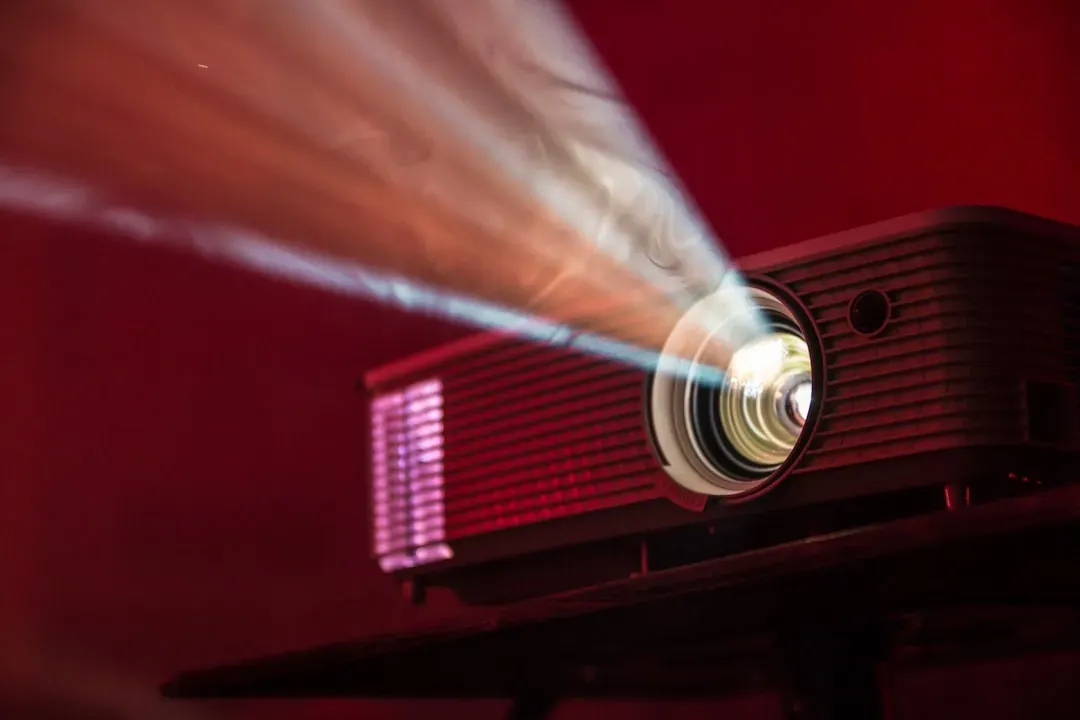 11. Filmstrips and overhead projectors as the height of classroom tech (Image Credits: Unsplash)