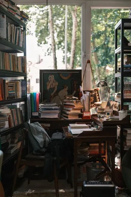 6. The Dining Room: Underestimated and Over-Cluttered (Image Credits: Pexels)