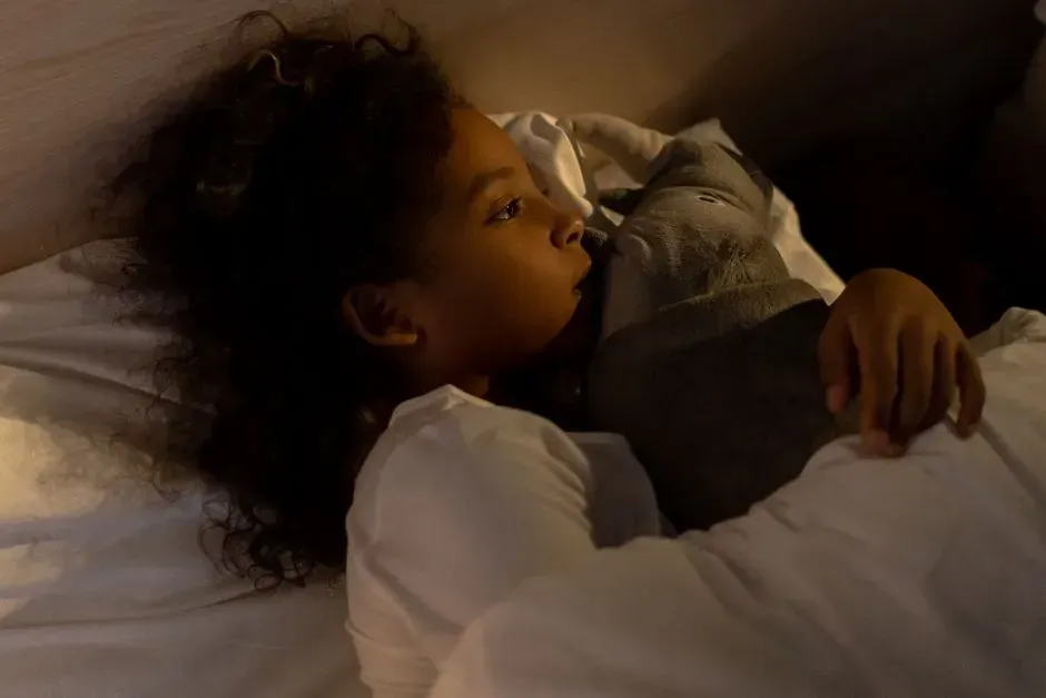 4. The Same Song or Lullaby Every Single Night (Image Credits: Pexels)