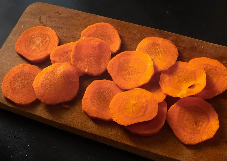 9. Carrot Tzimmes (Image Credits: Pexels)