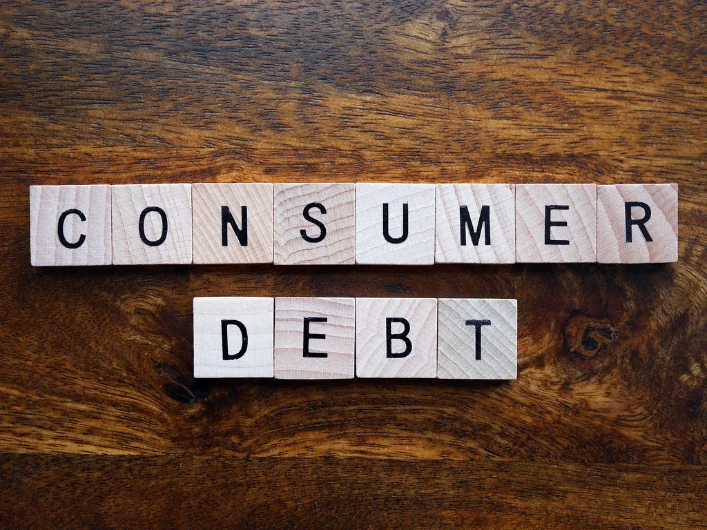 5. Using Credit as Default Rather Than Strategy (lendingmemo_com, Flickr, <a href="https://creativecommons.org/licenses/by/2.0/" target="_blank" rel="noopener">CC BY 2.0</a>)