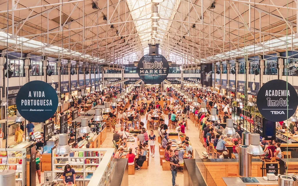 8. Time Out Market, Lisbon, Portugal (jisoosong, Flickr, <a href="https://creativecommons.org/licenses/by/2.0/" target="_blank" rel="noopener">CC BY 2.0</a>)