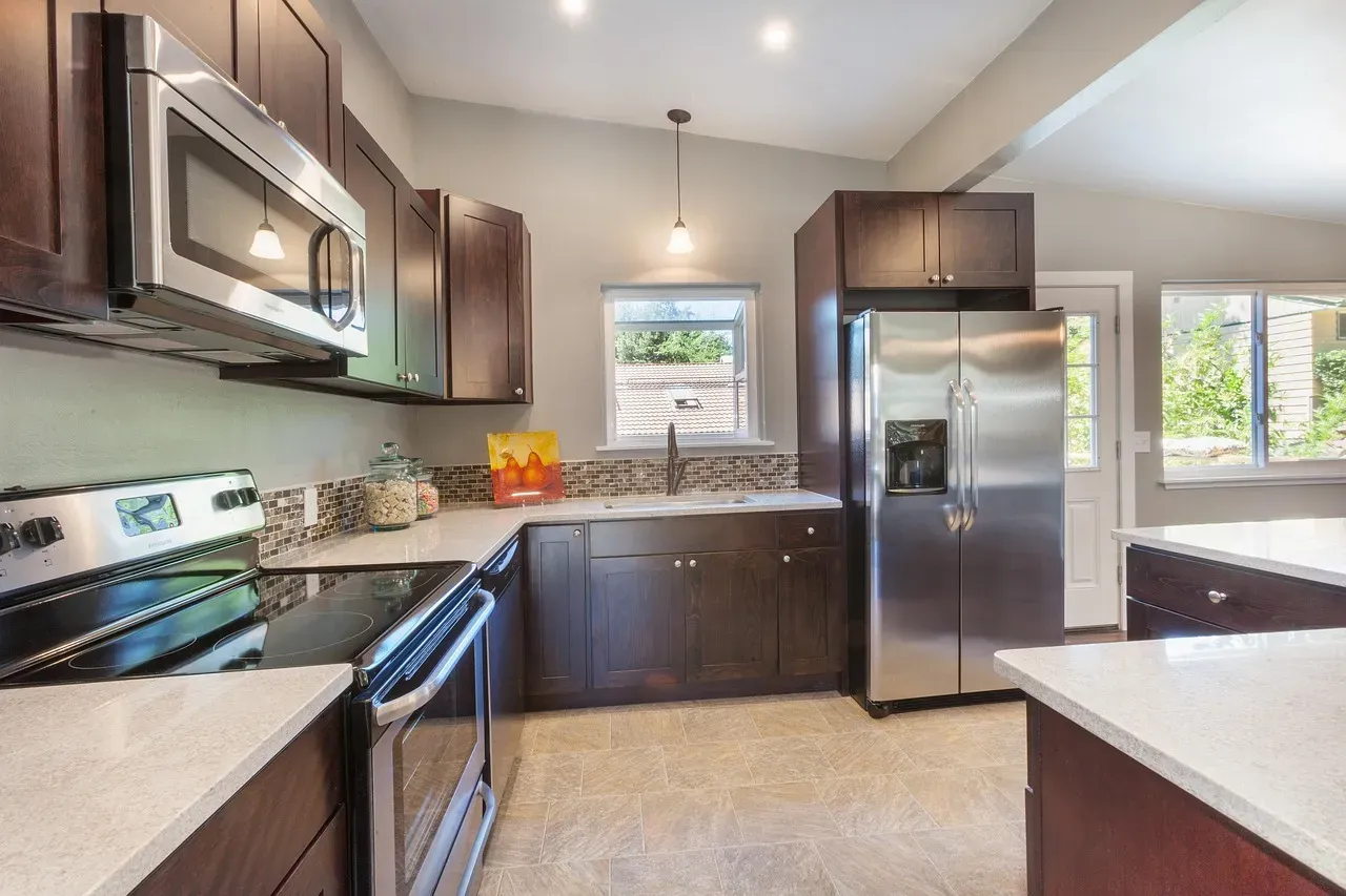 4. Granite Countertops (Image Credits: Pixabay)