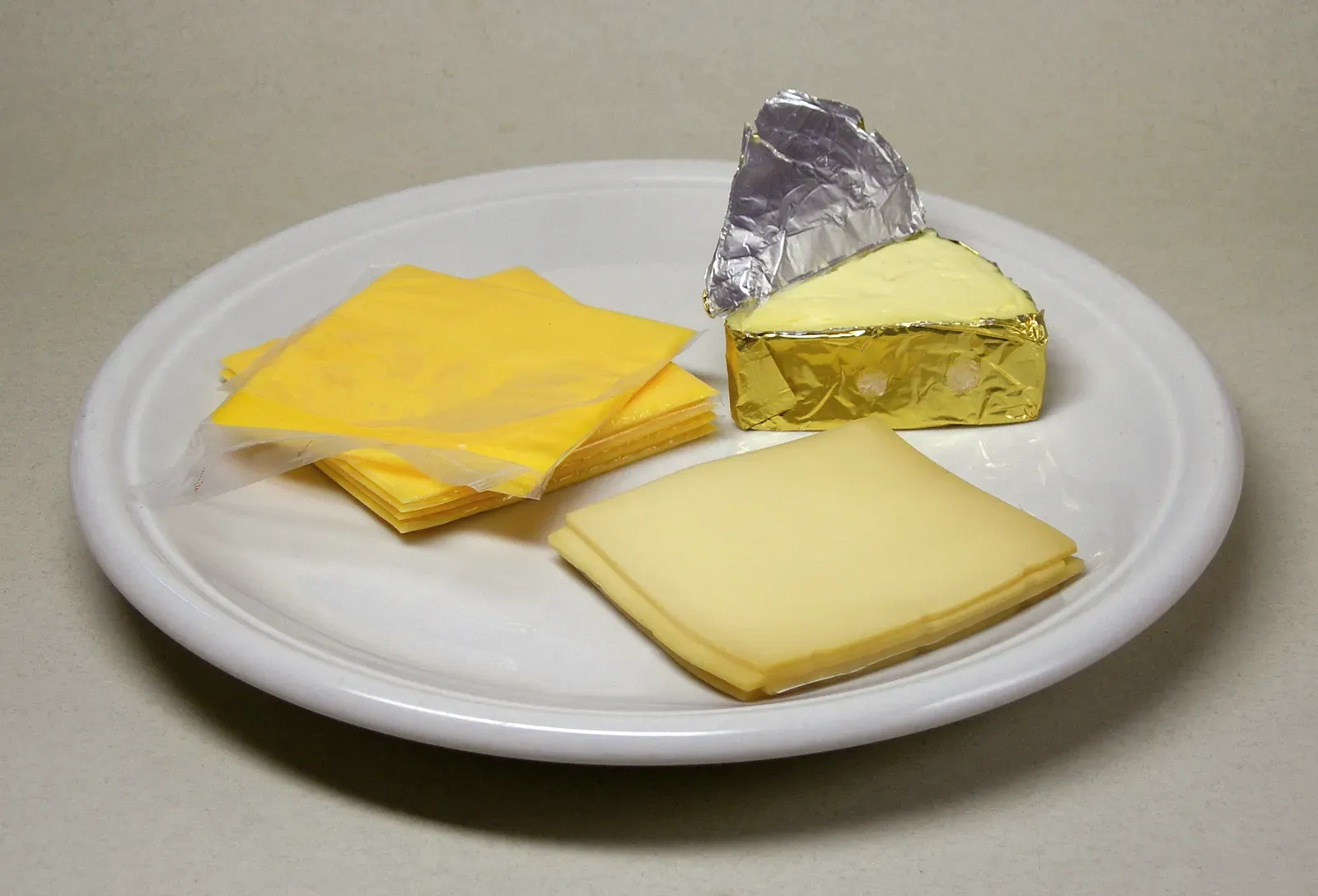 12. Processed Cheese - Worth Avoiding for Nutritional Reasons (Image Credits: By Rainer Z ..., <a href="https://commons.wikimedia.org/w/index.php?curid=4290902" target="_blank" rel="noopener">CC BY-SA 3.0</a>)