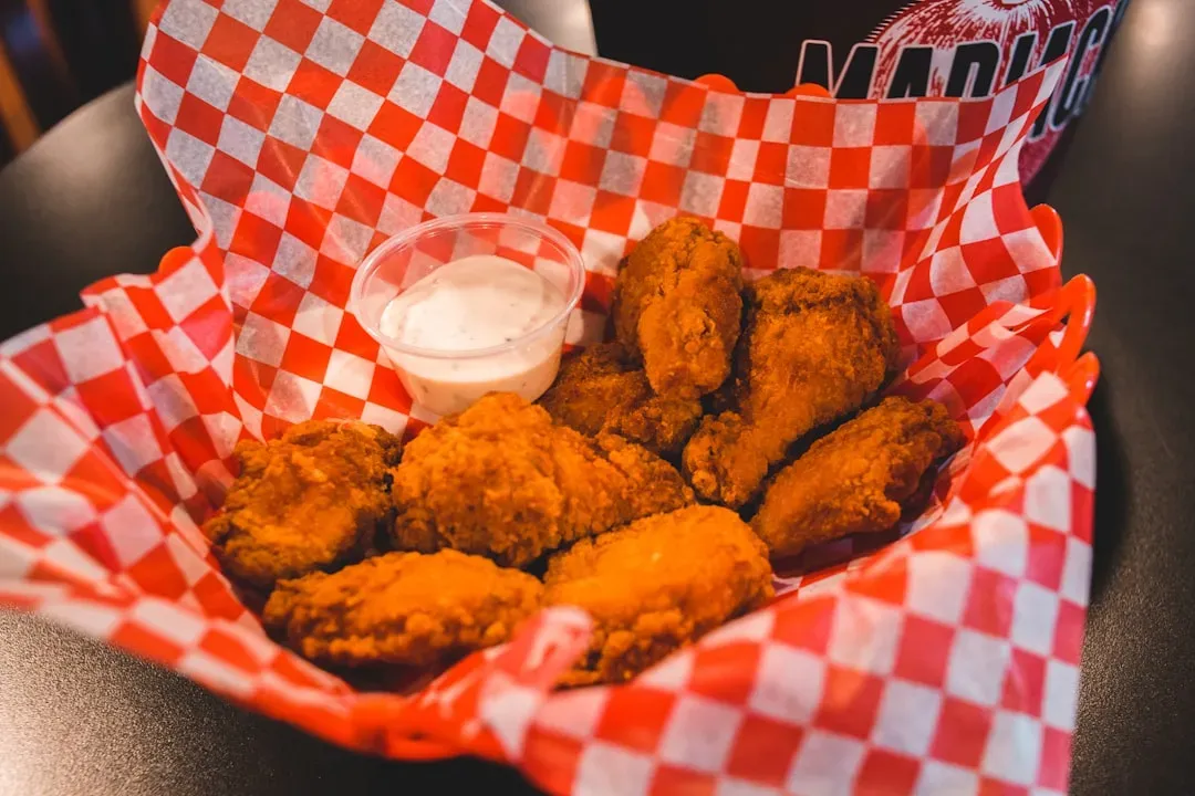 7. Bar-Style Chicken Wings (Image Credits: Unsplash)