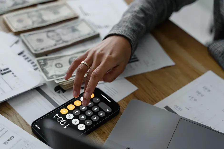 4. Financial Literacy Is Worth Learning Early (Image Credits: Pexels)