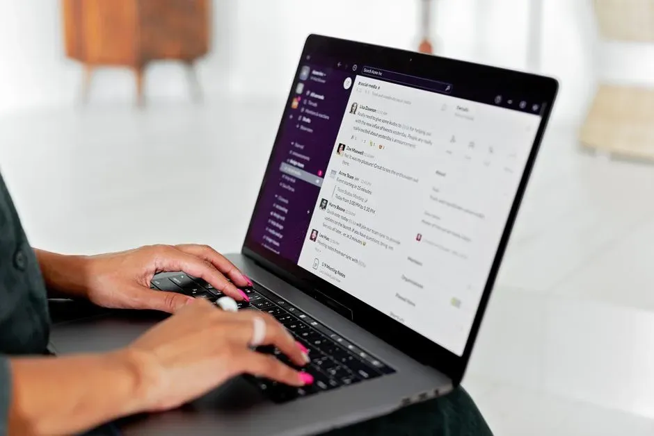 4. Formatting Slack Messages Like Formal Email (Image Credits: Pexels)