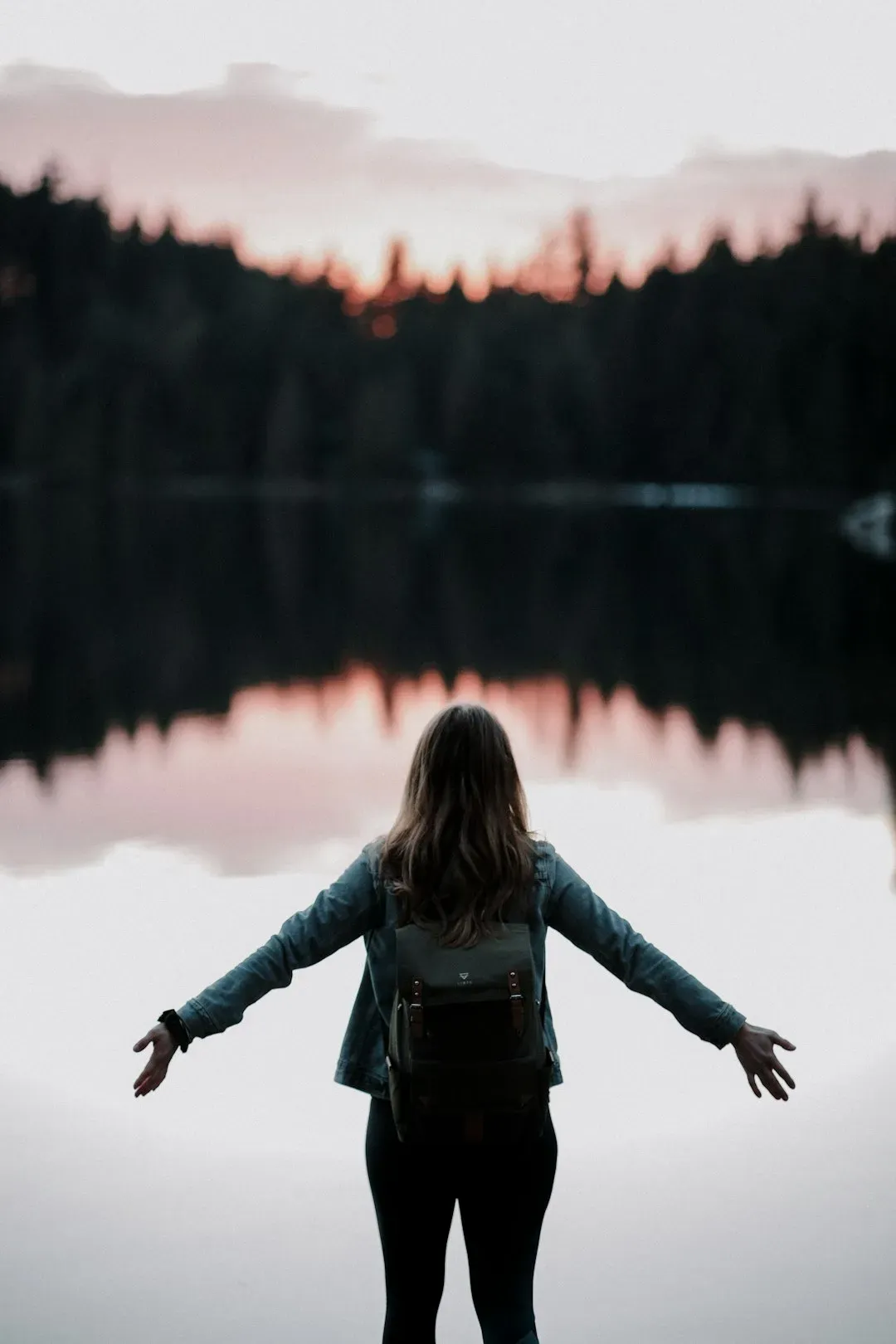4. Prioritizing Personal Boundaries Over Family Expectations (Image Credits: Unsplash)