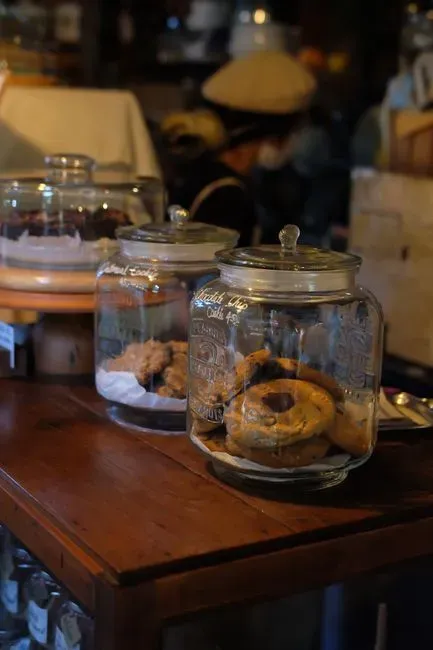 Vintage Cookie Jars From the 1940s and 1950s (Image Credits: Pexels)