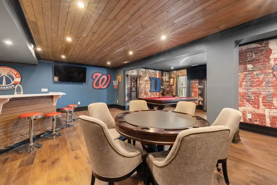 6. Generic man caves (Image Credits: Pexels)