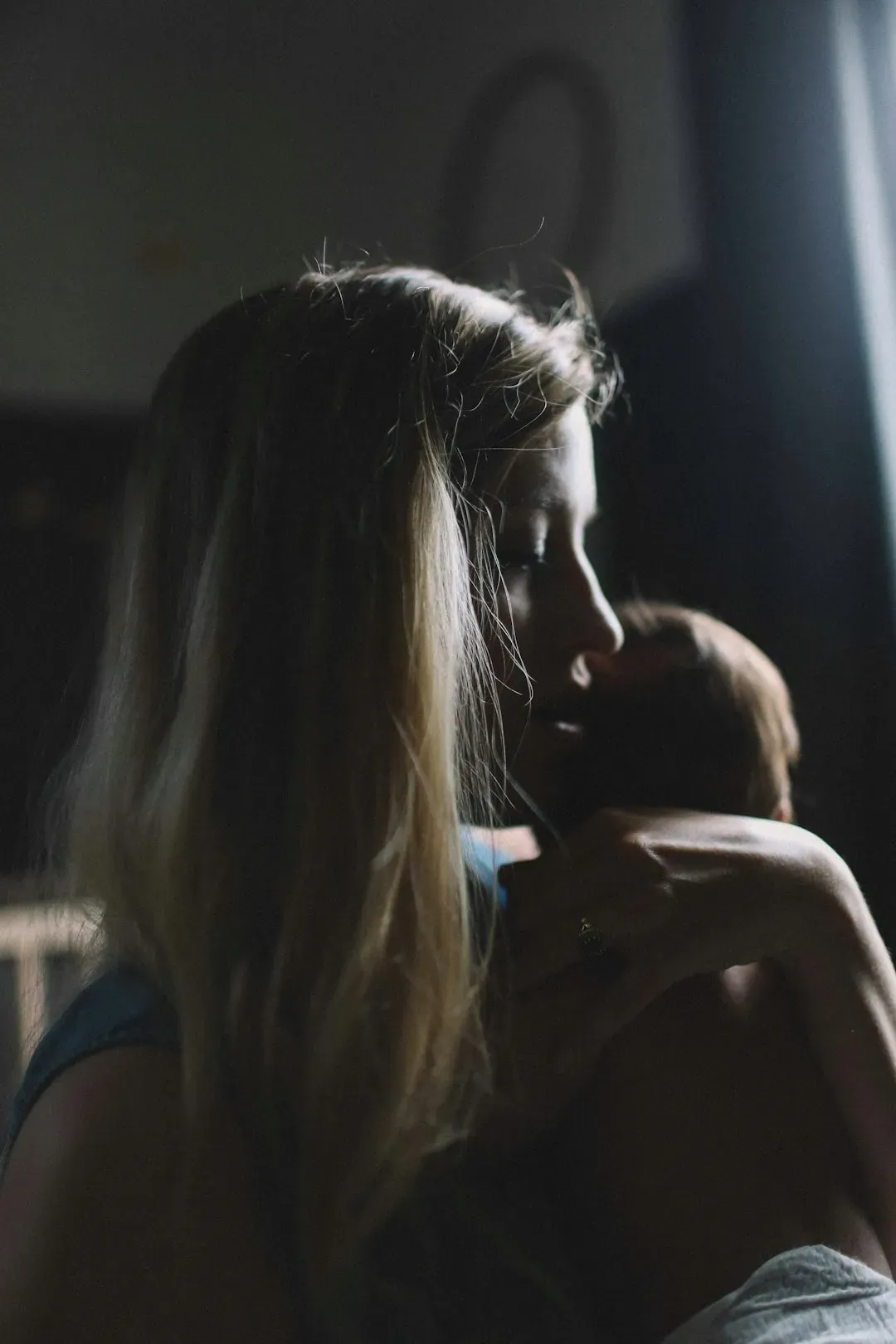 The Gap Between the "Ideal Mother" and Real Life (Image Credits: Unsplash)