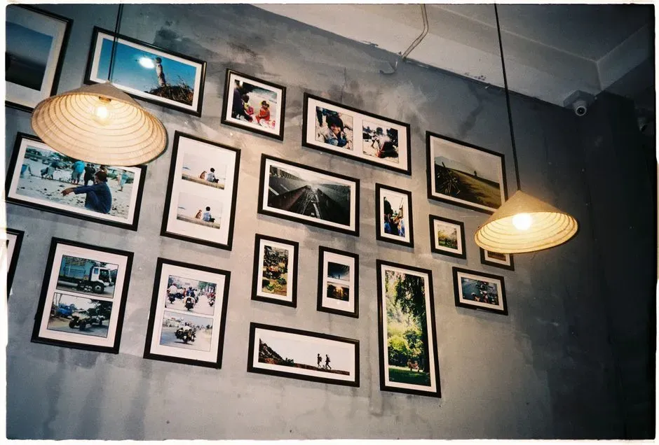 4. Heavy Personal Clutter and Family Photographs Everywhere (Image Credits: Pexels)