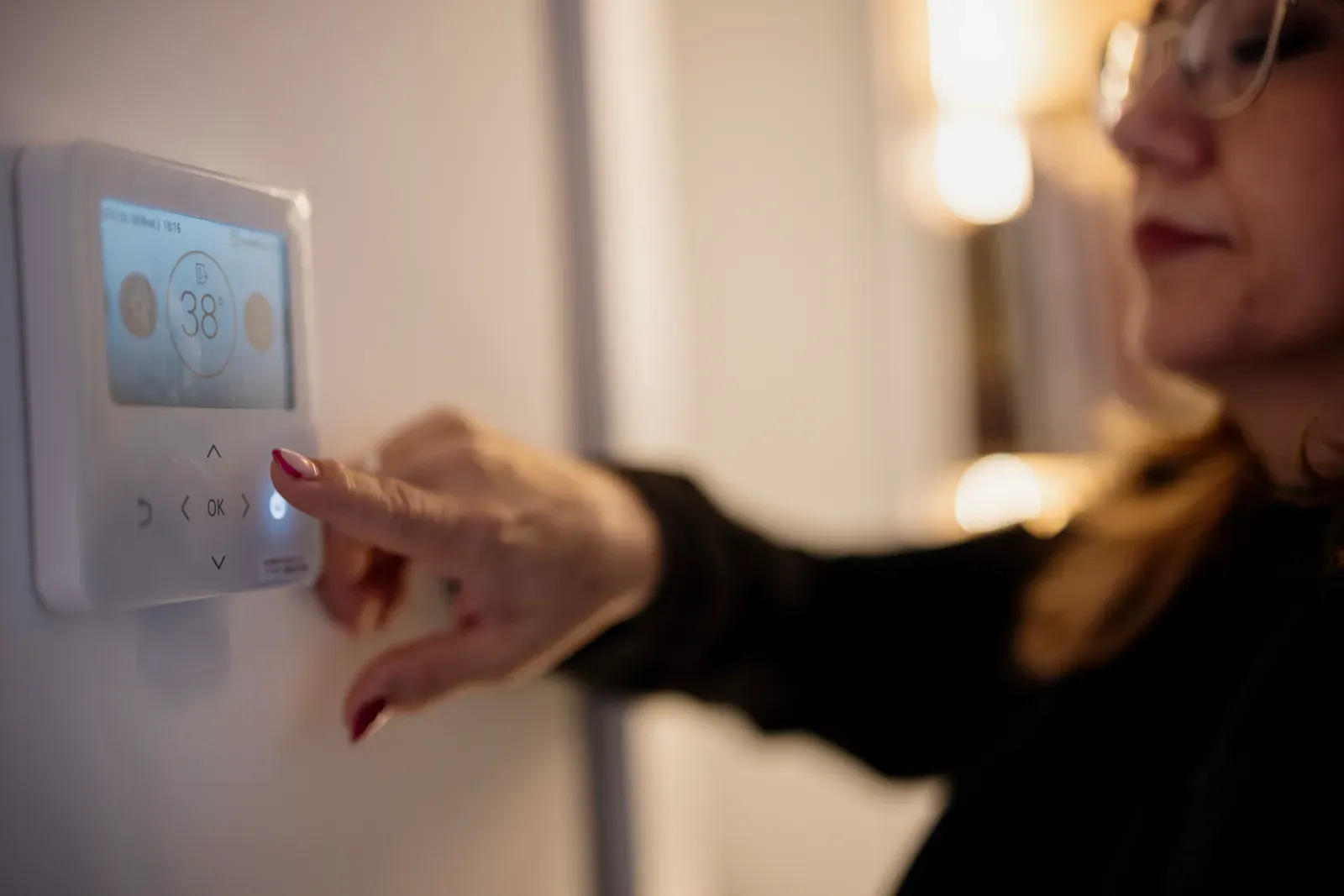 2. Warm Indoor Temperatures (By Shixart1985, <a href="https://commons.wikimedia.org/w/index.php?curid=186686727" target="_blank" rel="noopener">CC BY 2.0</a>)