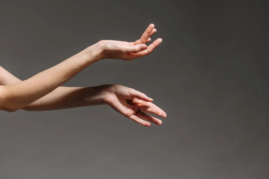 6. Closing Off Physically Without Realizing It (Image Credits: Pexels)
