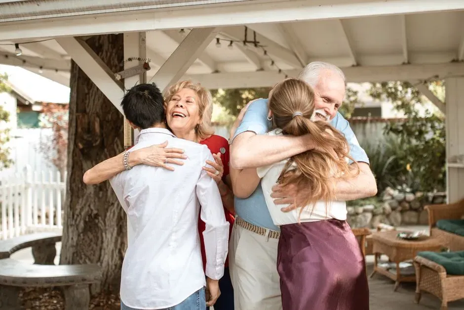 7. A consistent, warm reunion ritual (Image Credits: Pexels)