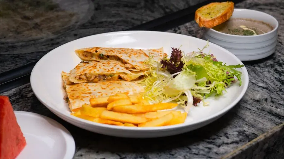 Black bean and corn quesadilla bowls (Image Credits: Pexels)