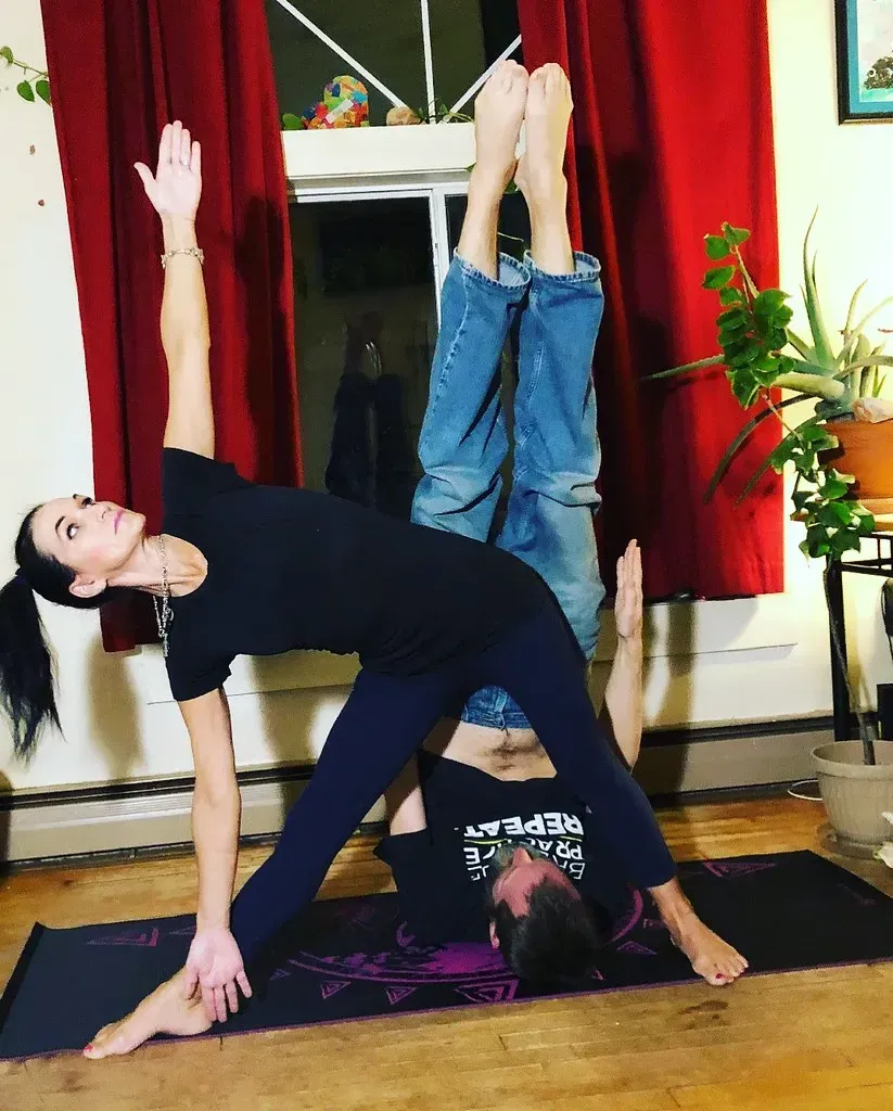 15. Try a family fitness or yoga session (Different Seasons Jewelry, Flickr, <a href="https://creativecommons.org/licenses/by/2.0/" target="_blank" rel="noopener">CC BY 2.0</a>)