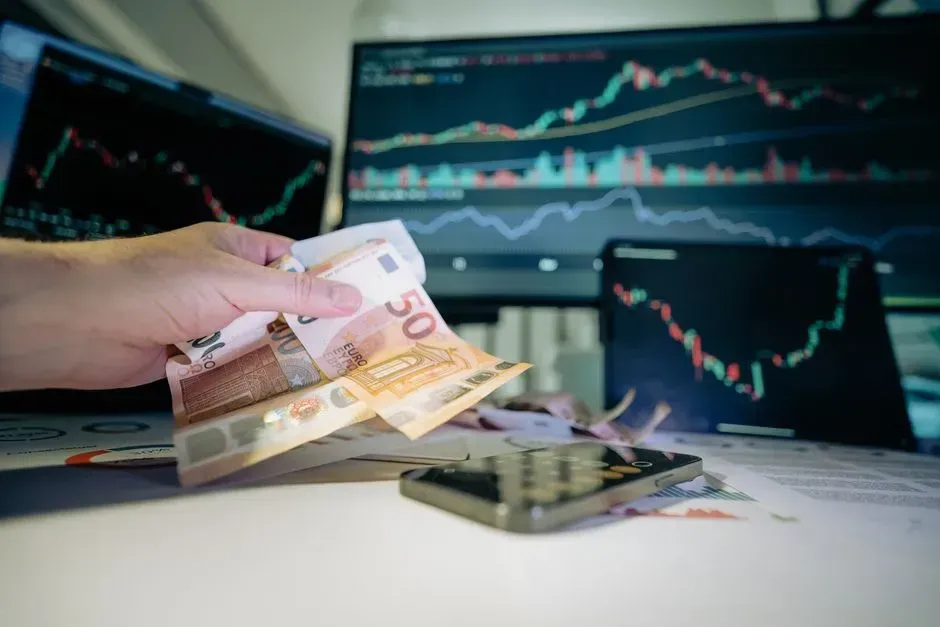 What Financial Silence Actually Signals (Image Credits: Pexels)