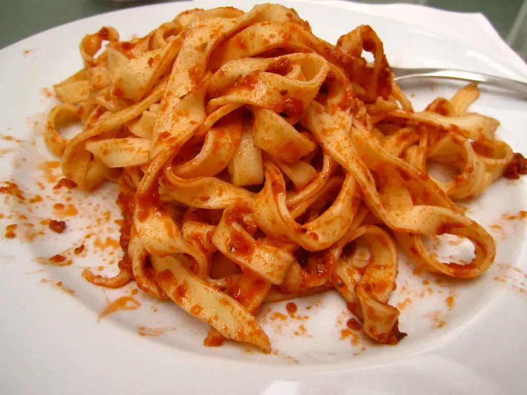 4. Plain Pasta at a Non-Italian Restaurant (acme, Flickr, <a href="https://creativecommons.org/licenses/by/2.0/" target="_blank" rel="noopener">CC BY 2.0</a>)