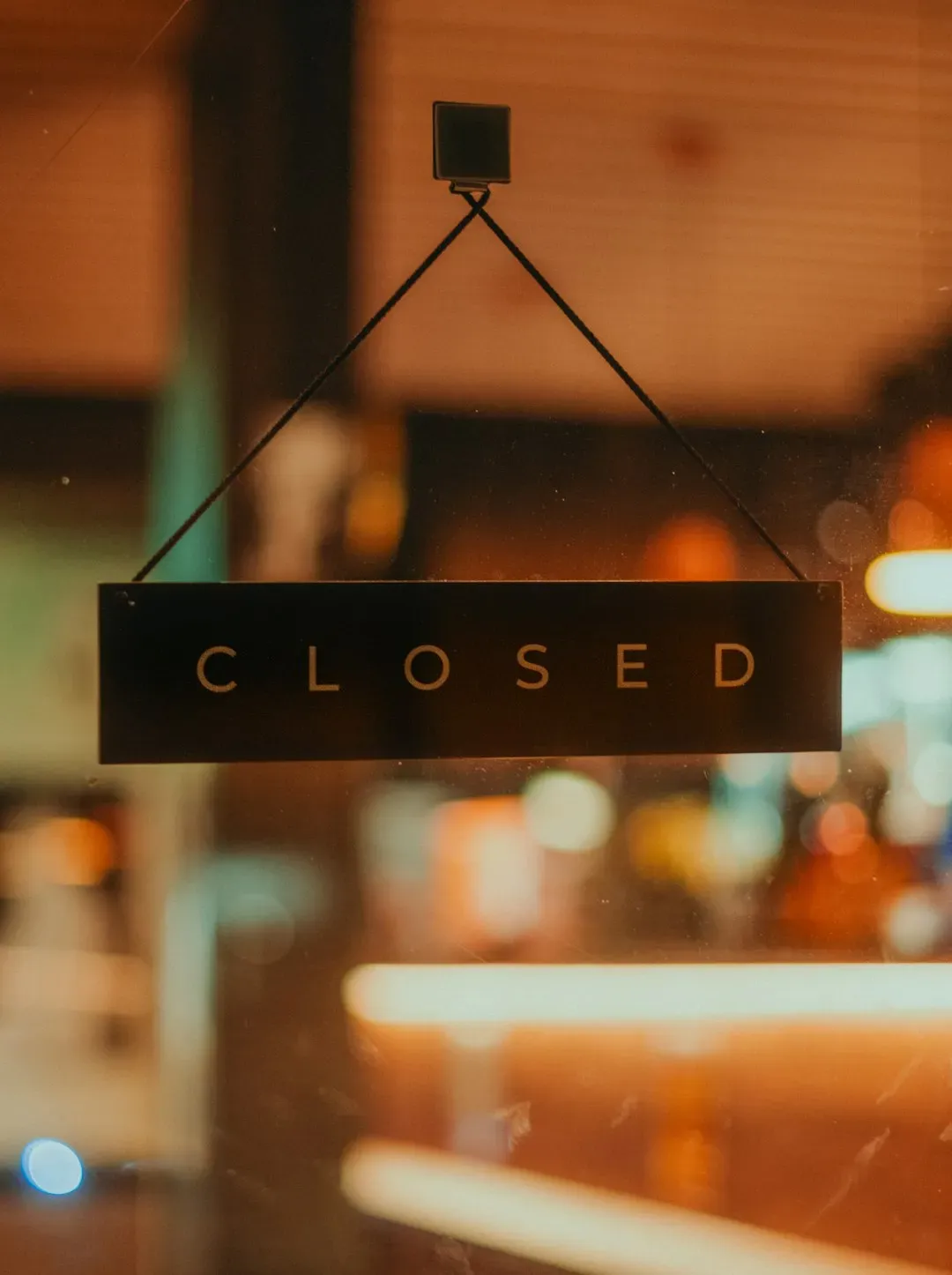 2. TGI Fridays: The Party Is Officially Over (Image Credits: Unsplash)