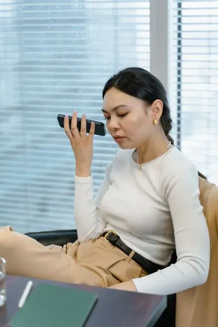 3. Using Speakerphone in Public Spaces (Image Credits: Pexels)