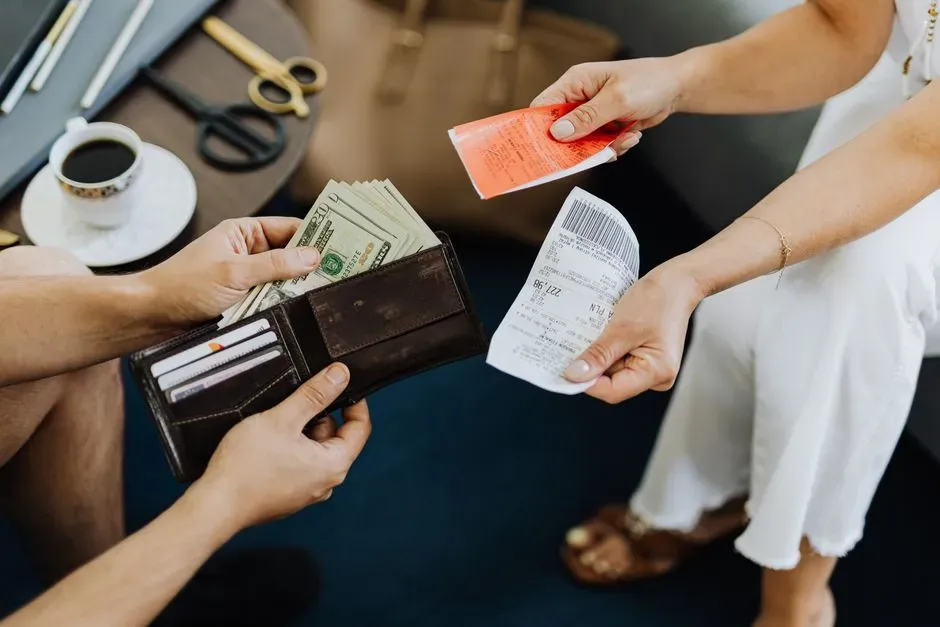 6. They Avoid High-Interest Consumer Debt With Discipline (Image Credits: Pexels)