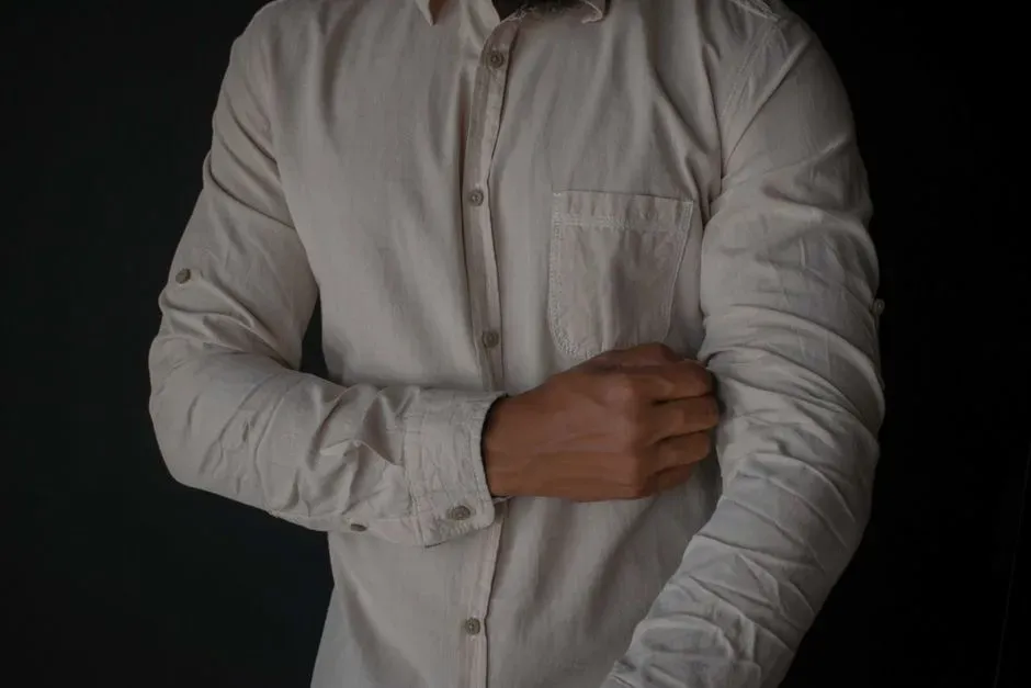 18. Tight sleeves rolled up specifically to show off forearms (Image Credits: Pexels)