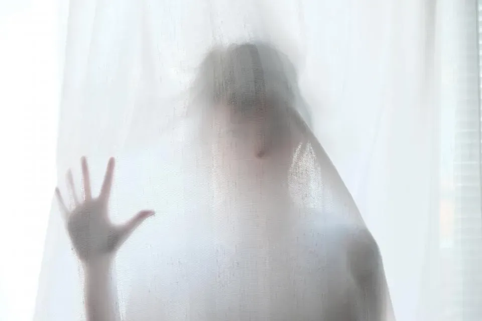 The digital-age version: ghosting and slow fades (Image Credits: Stocksnap)