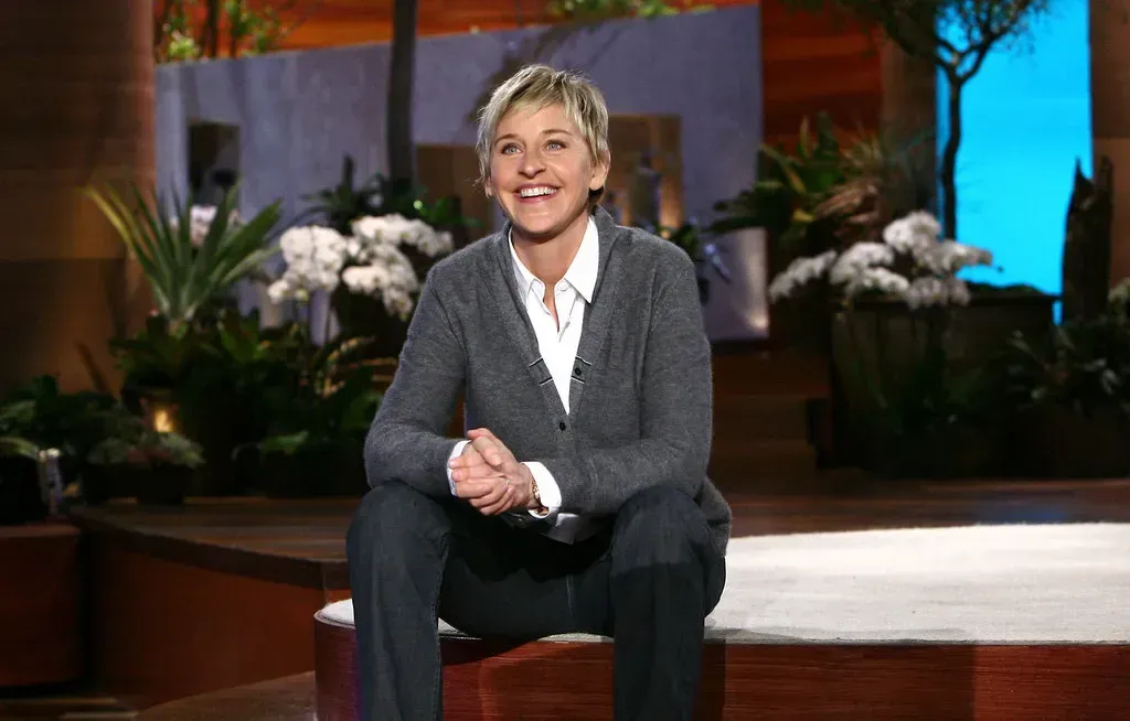 1. Portia de Rossi and Ellen DeGeneres (ronpaulrevolt2008, Flickr, <a href="https://creativecommons.org/licenses/by/2.0/" target="_blank" rel="noopener">CC BY 2.0</a>)