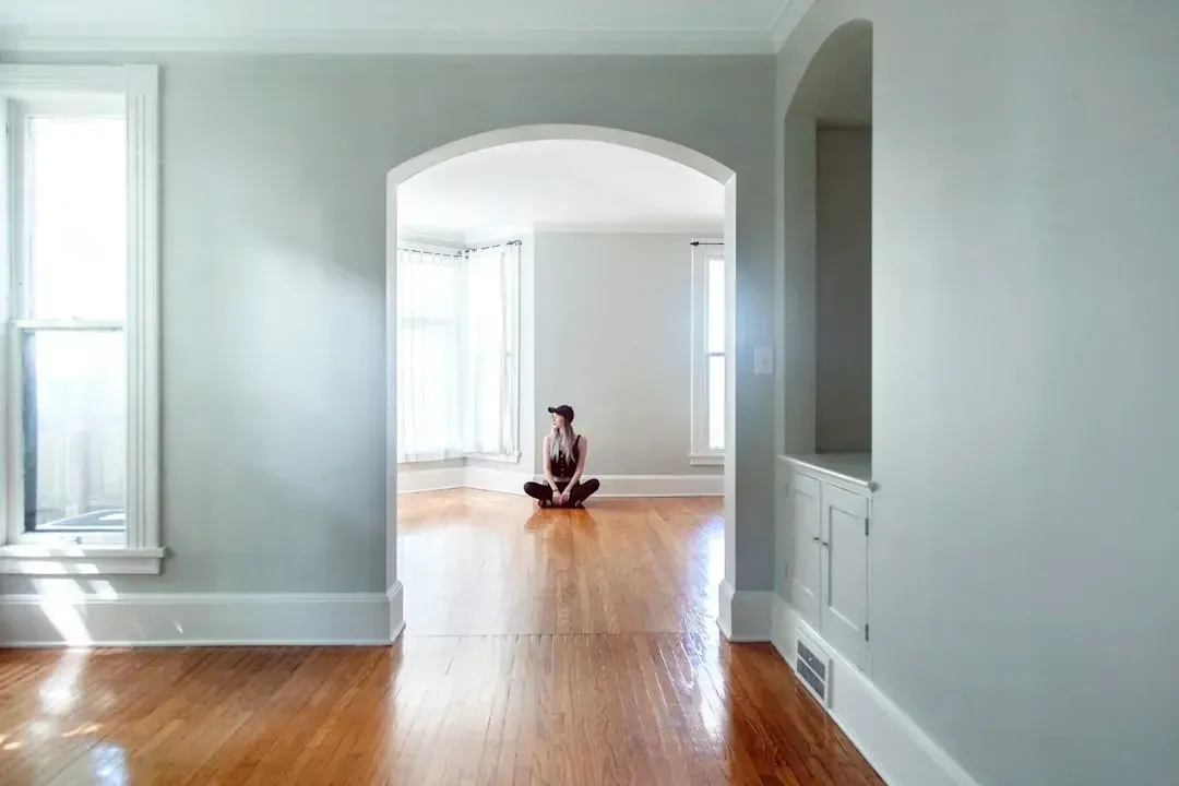 3. The Deeply Satisfying Pleasure of a Completely Empty House (Image Credits: Unsplash)