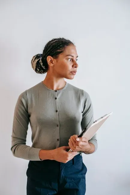 Green Flag 2: She's Reliable Without Being Asked (Image Credits: Pexels)